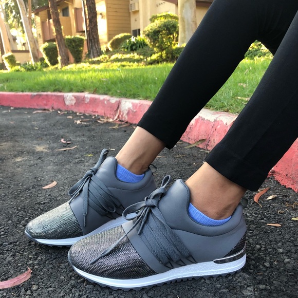 LAST ONE ♥️ GRAY METALLIC LACE SNEAKERS - Picture 3 of 7